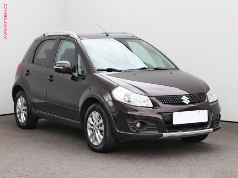 Suzuki SX4 - hlavní foto