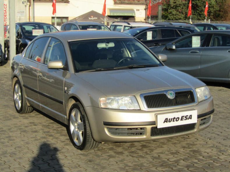 Škoda Superb - hlavní foto