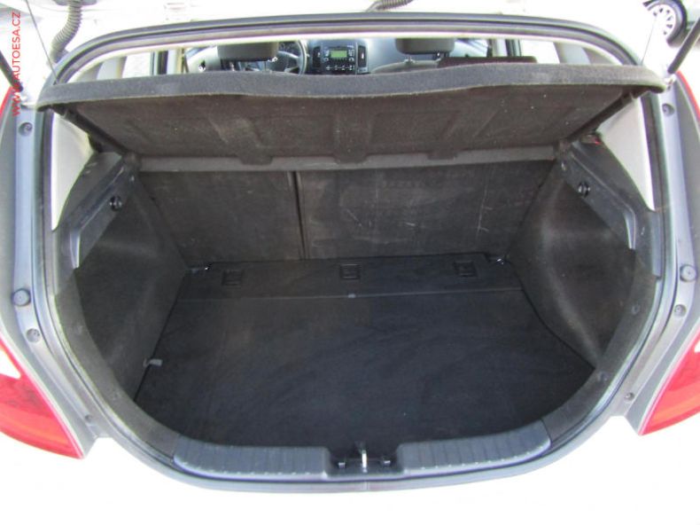 Hyundai i30 - hlavní fotka