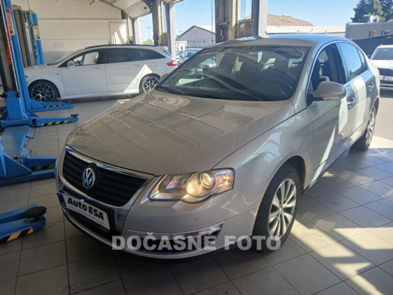 Volkswagen Passat - hlavní fotka inzerátu