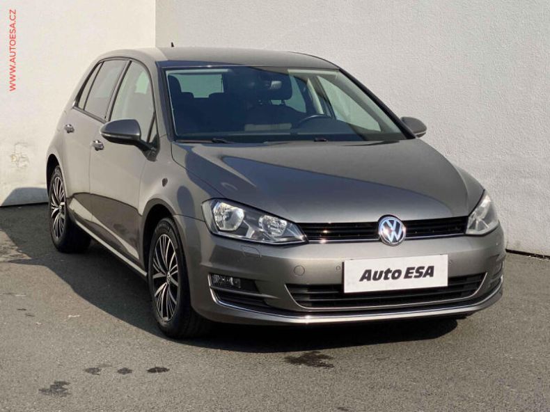Volkswagen Golf - hlavní foto