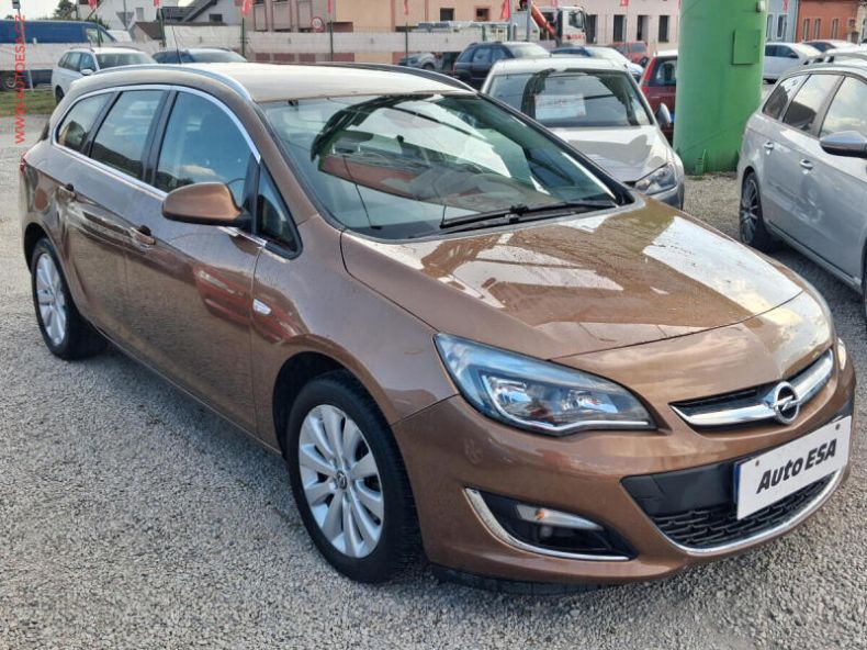 Opel Astra - hlavní foto