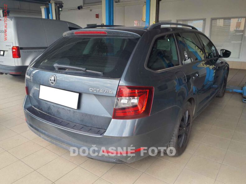 Škoda Octavia - hlavní fotka