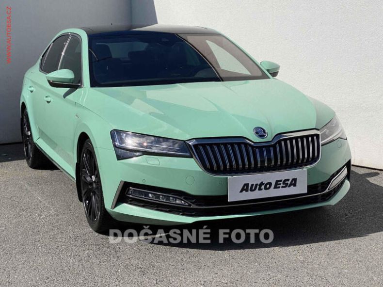 Škoda Superb - hlavní foto