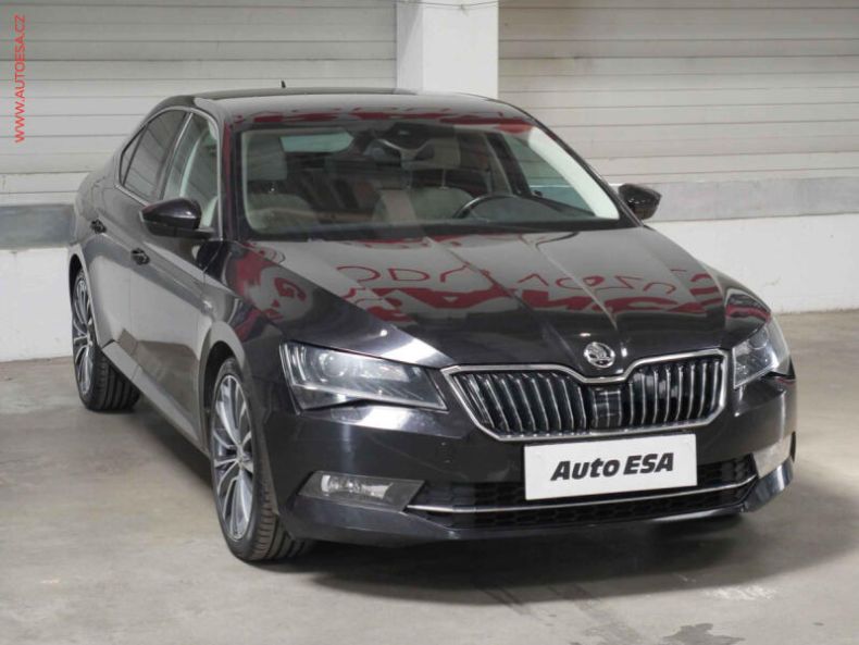 Škoda Superb - hlavní foto