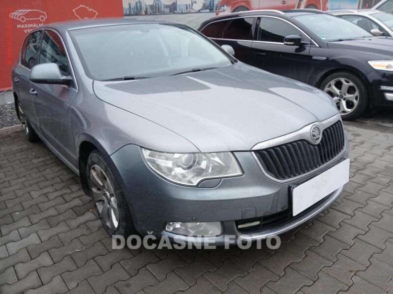 Škoda Superb - hlavní foto
