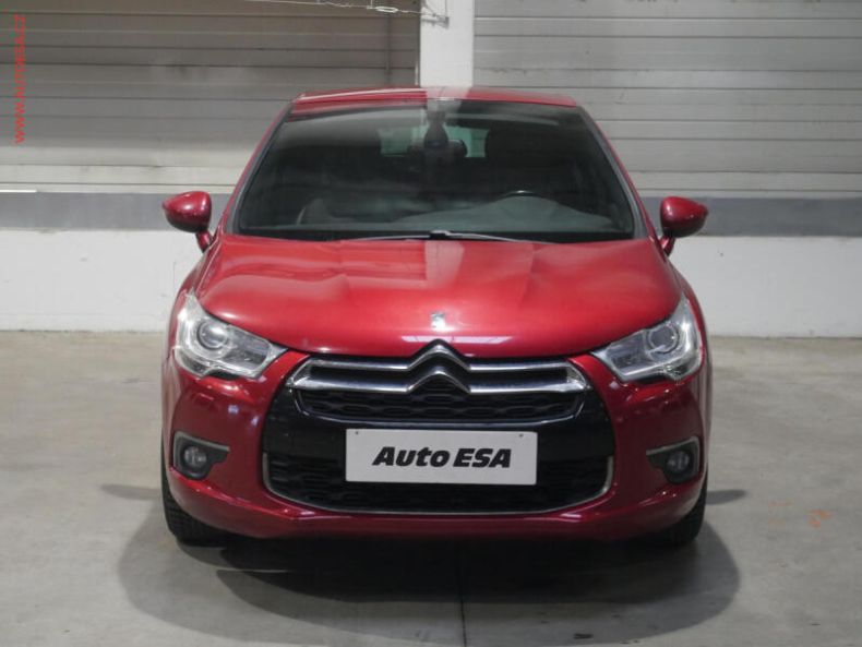 DS Automobiles DS4 - hlavní fotka
