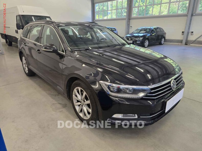 Volkswagen Passat - hlavní foto