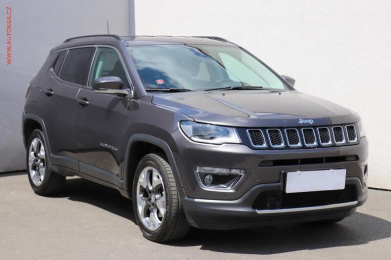 Jeep Compass - hlavní foto