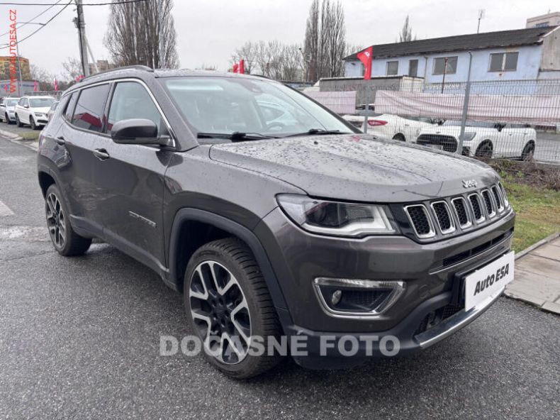 Jeep Compass - hlavní foto