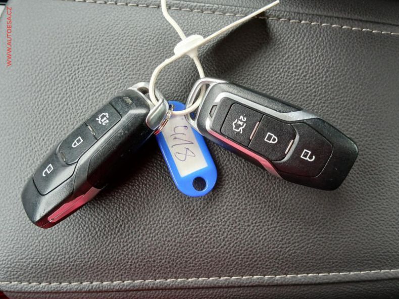 Ford Mondeo - hlavní fotka