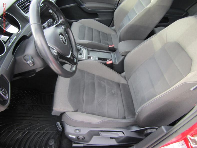 Volkswagen Golf - hlavní fotka