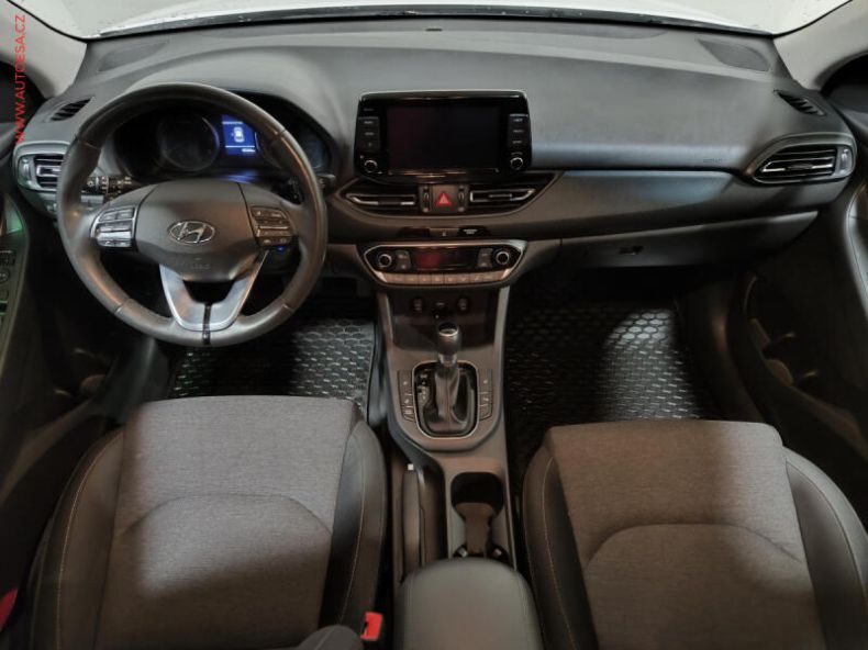 Hyundai i30 - hlavní fotka