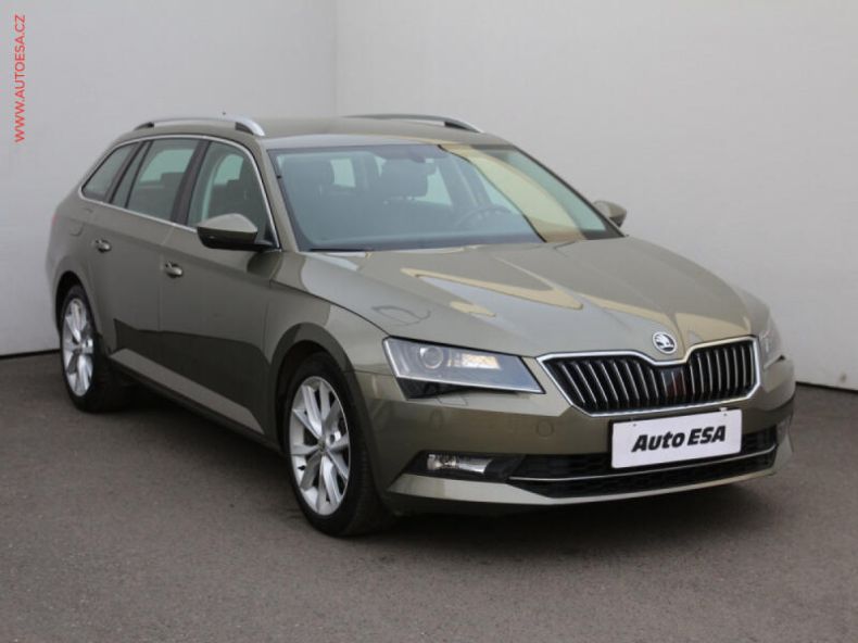 Škoda Superb - hlavní foto