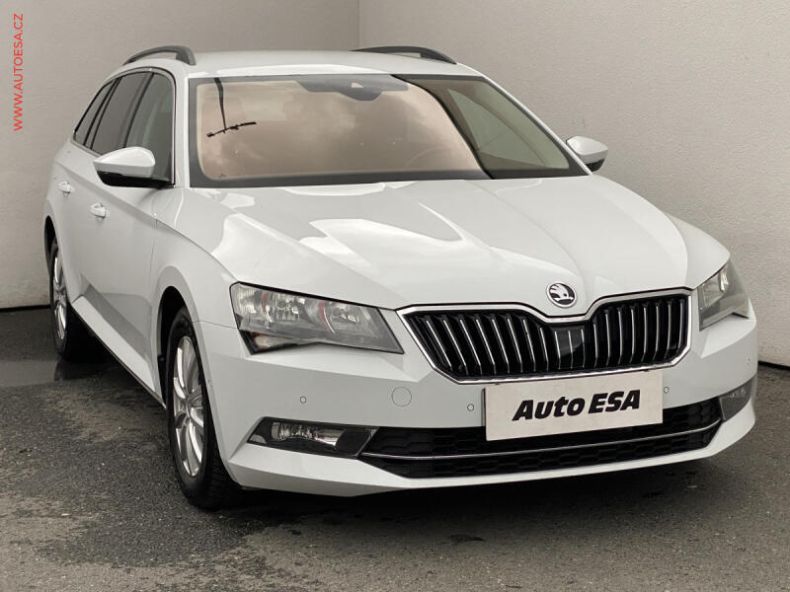 Škoda Superb - hlavní foto