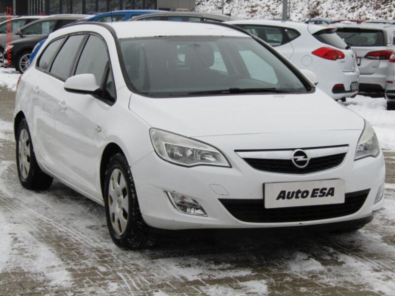 Opel Astra - hlavní foto