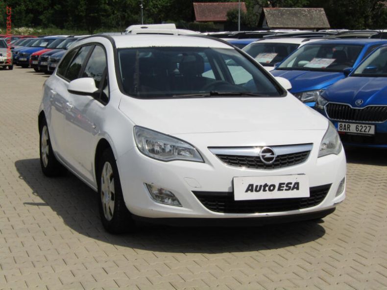 Opel Astra - hlavní foto