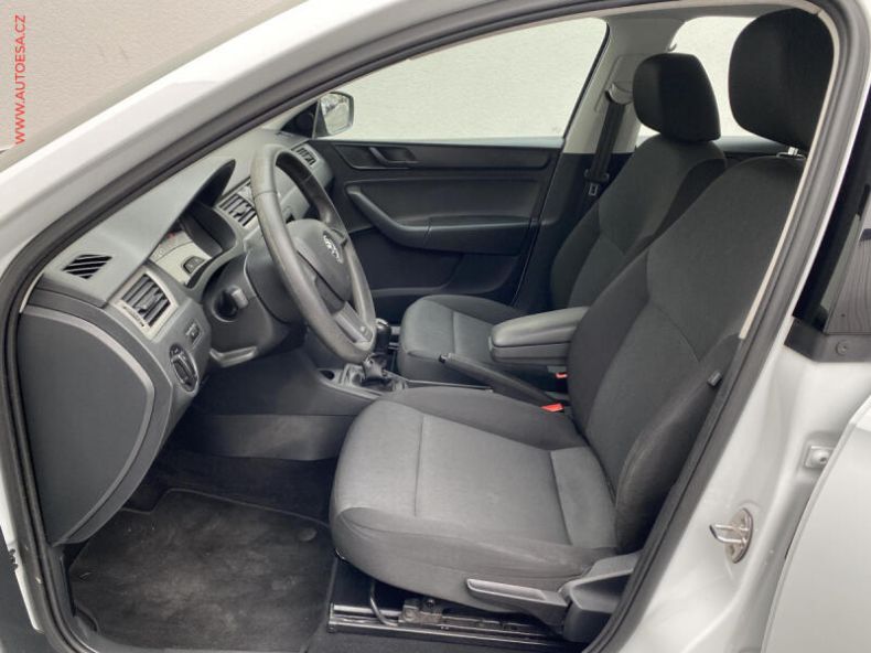 Škoda Rapid - hlavní fotka