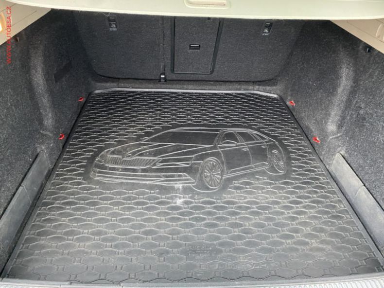 Škoda Superb - hlavní fotka