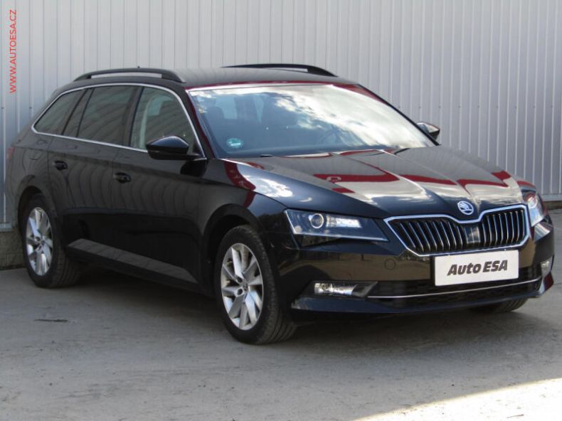 Škoda Superb - hlavní foto
