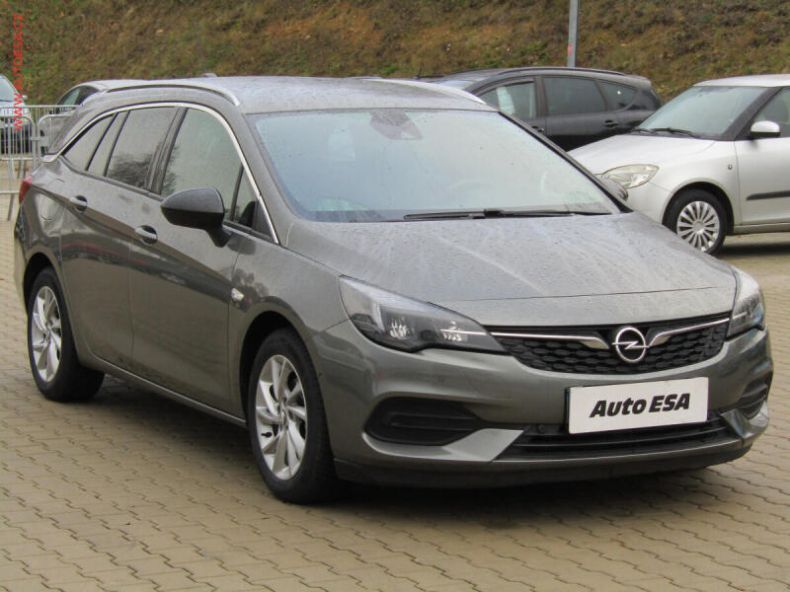 Opel Astra - hlavní foto