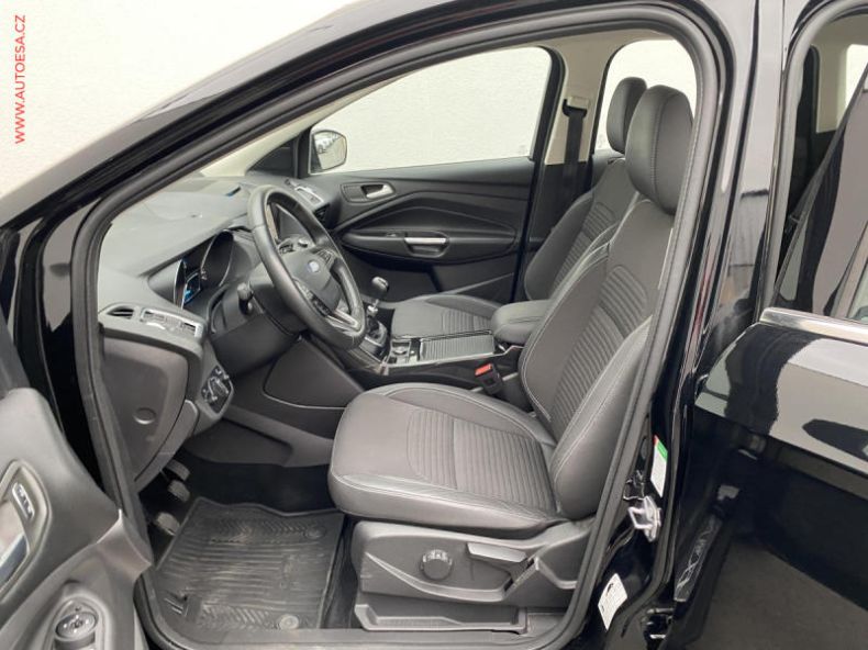 Ford Kuga - hlavní fotka