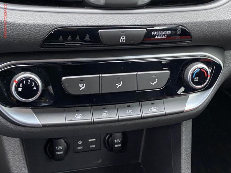 Hyundai i30 - hlavní fotka