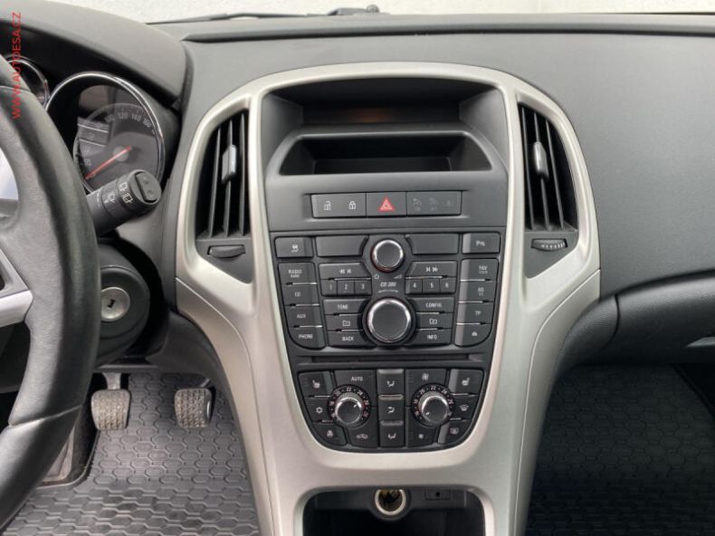 Opel Astra - hlavní fotka