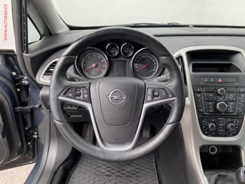 Opel Astra - hlavní fotka