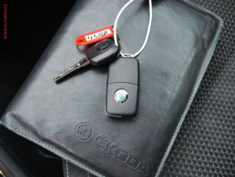 Škoda Rapid - hlavní fotka