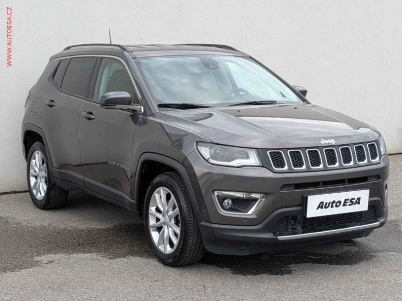 Jeep Compass - hlavní foto