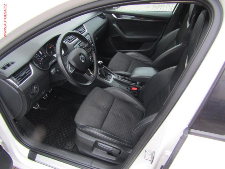 Škoda Octavia - hlavní fotka