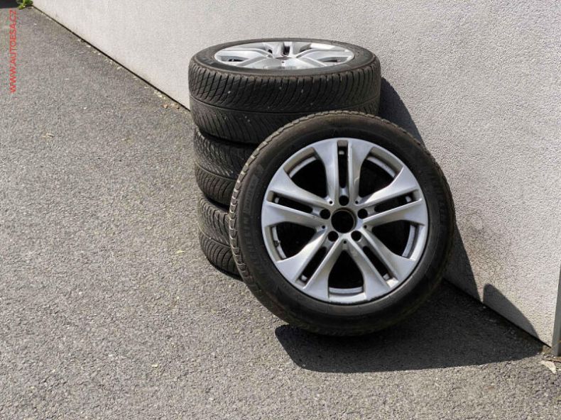 Mercedes Třída E - hlavní fotka