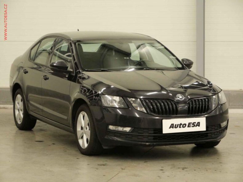 Škoda Octavia - hlavní fotka