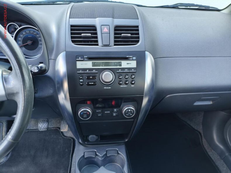 Suzuki SX4 - hlavní fotka