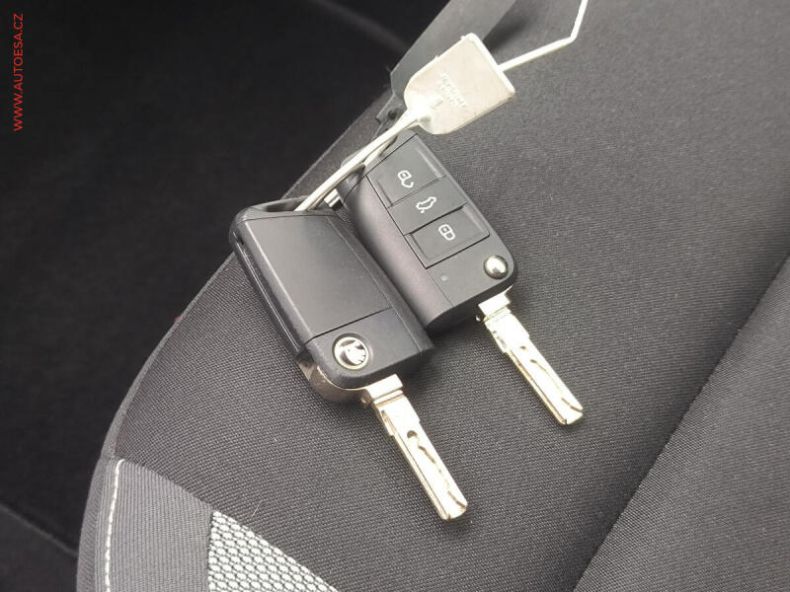 Škoda Rapid - hlavní fotka