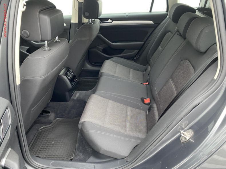 Volkswagen Passat - hlavní fotka