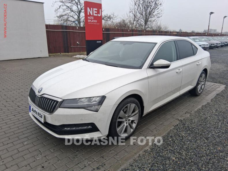 Škoda Superb - hlavní foto