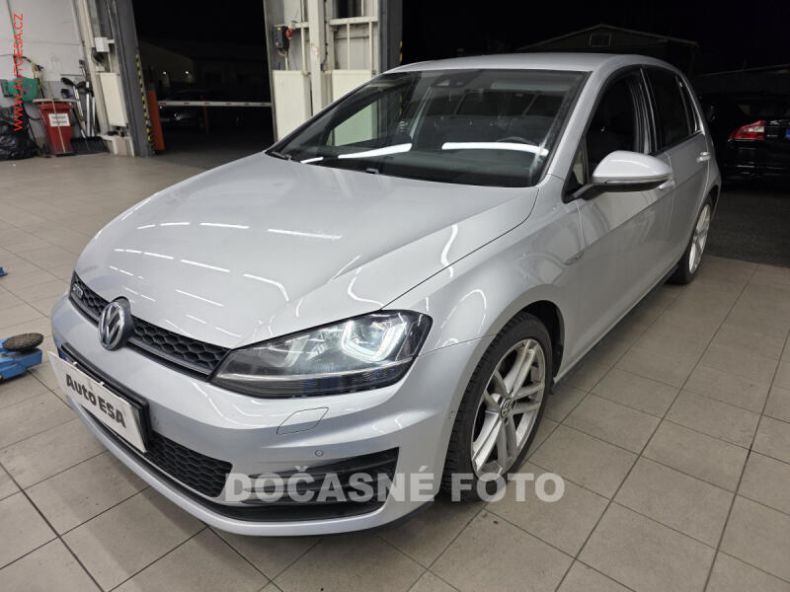 Volkswagen Golf - hlavní foto