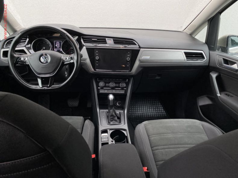 Volkswagen Touran - hlavní fotka