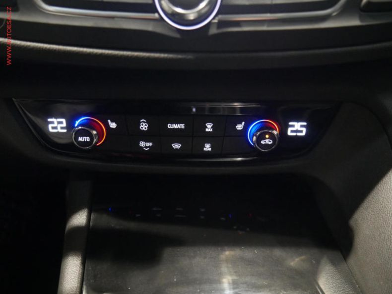 Opel Insignia - hlavní fotka