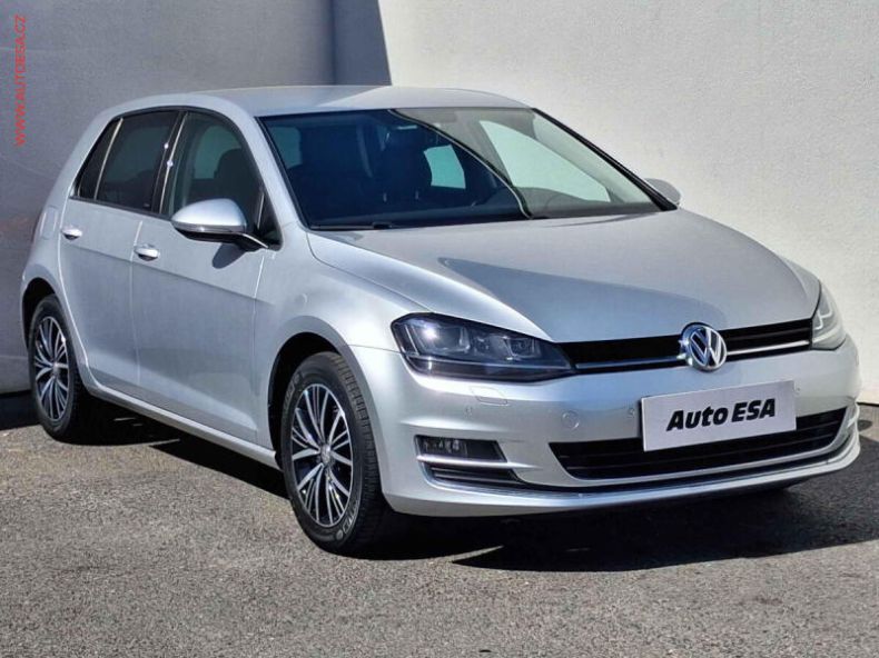 Volkswagen Golf - hlavní foto