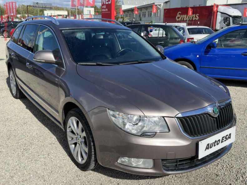 Škoda Superb - hlavní foto