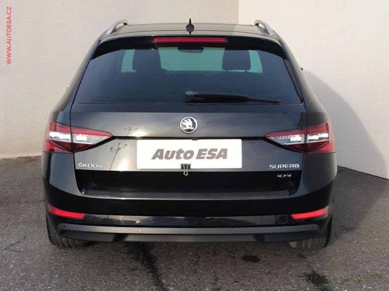 Škoda Superb - hlavní fotka