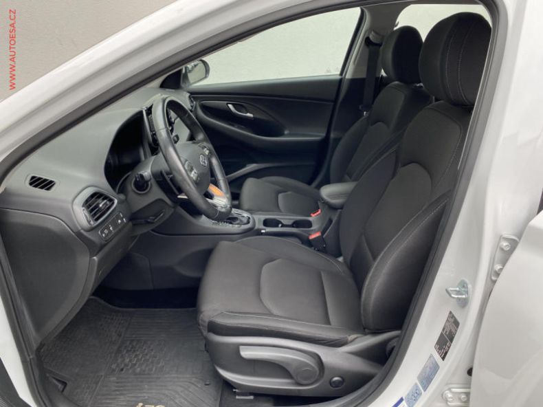 Hyundai i30 - hlavní fotka