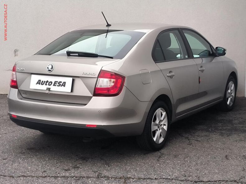Škoda Rapid - hlavní fotka