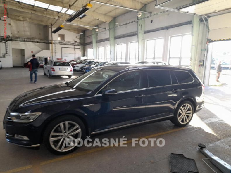 Volkswagen Passat - hlavní fotka inzerátu