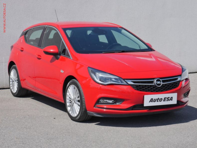Opel Astra - hlavní foto