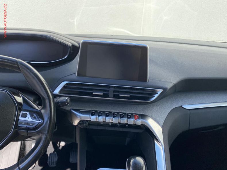 Peugeot 5008 - hlavní fotka