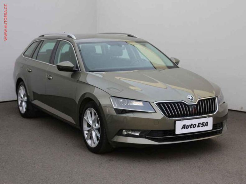 Škoda Superb - hlavní foto